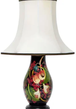 Discount Moorcroft Queens Choice L117/12 Lamp and Shade Moorcroft