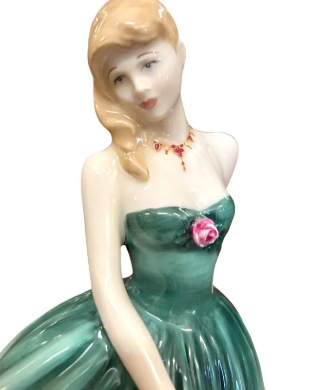 Sale Royal Doulton 2002 Figurine of the Year - Sarah HN3978 Pottery-Porcelain-China